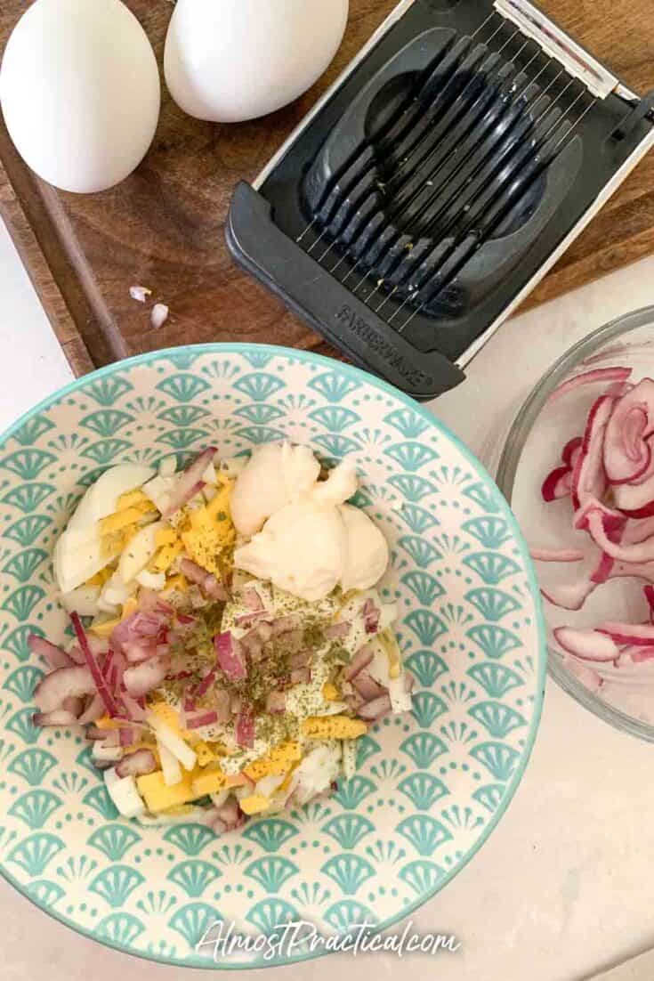 ingredients for an egg salad sandwich