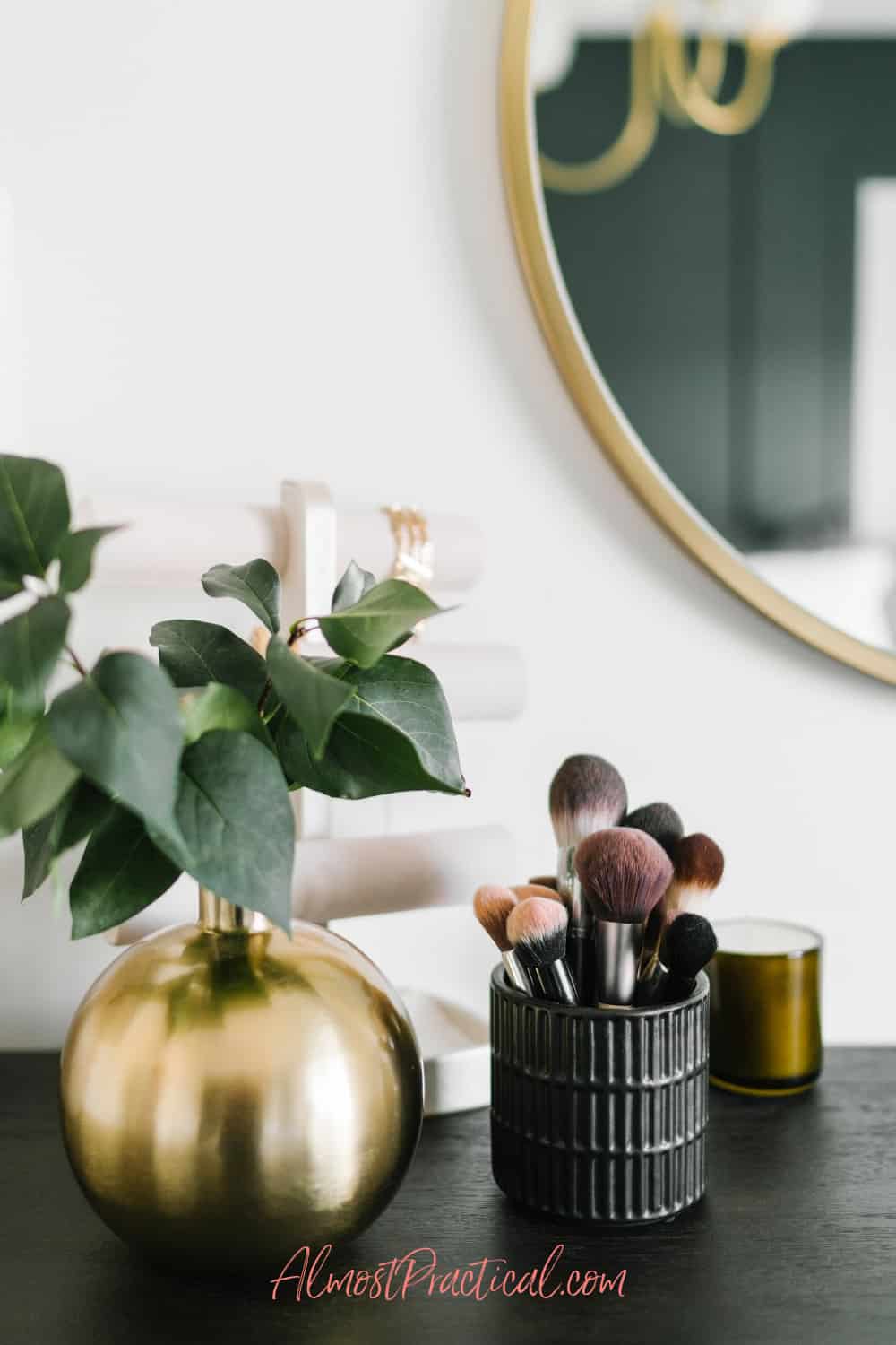 How I Organize My Makeup In My Vanity - The Fancy Things