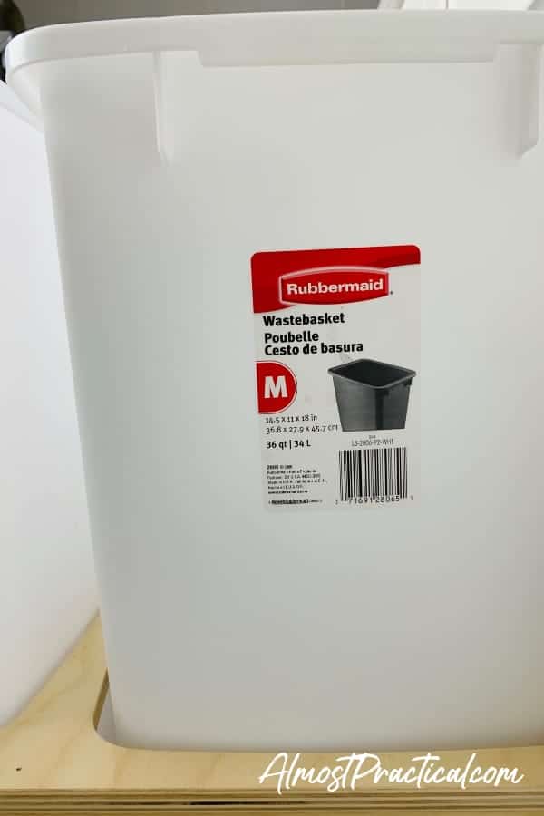 Rubbermaid M Kitchen Trash Can